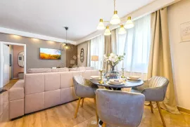 PREKRASAN PENTHOUSE -s terasom od 34m2!!, Novi Zagreb - Zapad, Stan