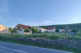 GRAĐEVINSKO ZEMLJIŠTE SINJ-BRNAZE 1504 m2, Sinj, Zemljište