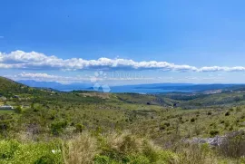 Ugostiteljski kompleks s pogledom na more na parceli od 5841 m2, Trogir - Okolica, Poslovni prostor