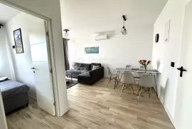 Kuća sa 4 apartmana i bazenom Crikvenica, Crikvenica, Σπίτι