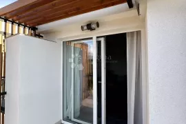 Kuća sa 4 apartmana i bazenom Crikvenica, Crikvenica, Σπίτι