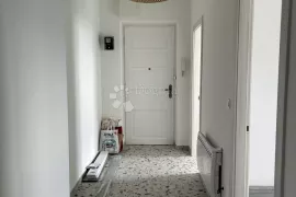 Novo adaptiran stan s očaravajućim pogledom na Rijeku, Rijeka, Appartement