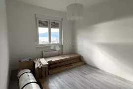 Novo adaptiran stan s očaravajućim pogledom na Rijeku, Rijeka, Appartement