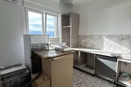 Novo adaptiran stan s očaravajućim pogledom na Rijeku, Rijeka, Appartement