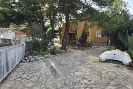 GREBAŠTICA- KUĆA NA JEDINSTVENOJ LOKACIJI PRVI RED DO MORA, Šibenik - Okolica, Kuća