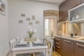 stan sa dva apartmana u Matuljima, Matulji, Kвартира