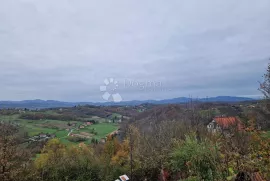 Zemljište sa kućom i pomoćnim objektom, Kumrovec, Zemljište