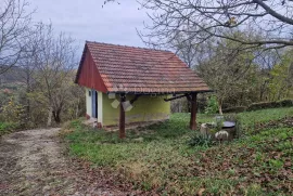 Zemljište sa kućom i pomoćnim objektom, Kumrovec, Zemljište