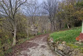 Zemljište sa kućom i pomoćnim objektom, Kumrovec, Zemljište