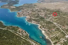 GRAĐEVINSKO ZEMLJIŠTE SA GRAĐEVINSKOM DOZVOLOM ZA VILU S BAZENOM, Šibenik - Okolica, Zemljište