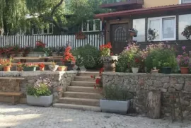 Gospodarsko imanje u okolici Otočca, Otočac, Casa