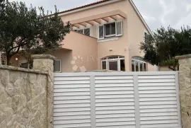 Predivna vila s bazenom u zaleđu Vodica, Vodice, Casa