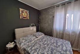 APARTMAN U PRIZEMLJU SA VELIKOM OKUĆNICOM, Malinska-Dubašnica, Stan