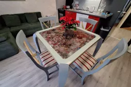 APARTMAN U PRIZEMLJU SA VELIKOM OKUĆNICOM, Malinska-Dubašnica, Stan