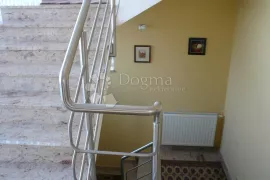 Prodaja  stana, Maksimir-Gornji Bukovac, 3S, Penthouse 2. kat, Maksimir, Stan