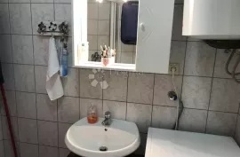 Šarmantan apartman 200 metara do mora, Okrug, Kвартира