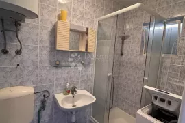 VIR PRODAJE SE APARTMAN OD 35 m2 30 M OD MORA, Vir, Διαμέρισμα