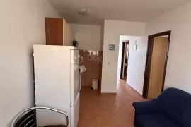 VIR PRODAJE SE APARTMAN OD 35 m2 30 M OD MORA, Vir, Διαμέρισμα