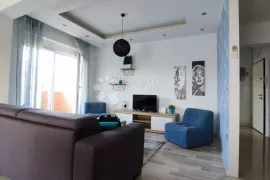 STAN SA GARAŽOM 78,90m2 MIRNA ULICA /VELI VRH, Pula, Flat