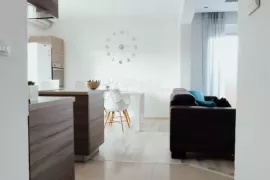 STAN SA GARAŽOM 78,90m2 MIRNA ULICA /VELI VRH, Pula, Appartamento