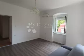 ADAPTIRAN 3SKL STAN NA PODMURVICAMA, Rijeka, Flat