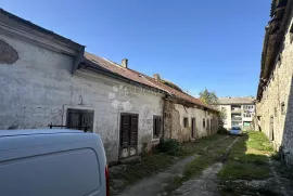 POSLONO STAMBENA ZGRADA CENTAR OTOČAC, Otočac, Famiglia