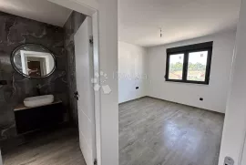 LUKSUZNI PENTHOUSE NA OBALI MORA, Vir, Appartment