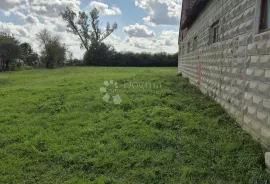 Imanje s kućom i gospodarskim objektima Dubravski Markovac, Dubrava, Kuća