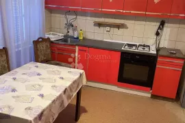 Stan za renovaciju, Njivice pokraj Šibenika, Šibenik, Stan