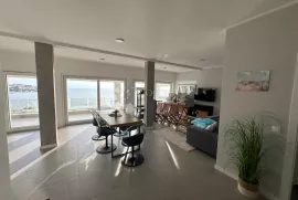 VIR PRODAJE SE APARTMAN NA ATRAKTIVNOJ PLAŽI 10 m OD MORA, Vir, Kвартира