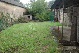 OBITELJSKA KUĆA SA PUNO SADRŽAJA, Vinodolska Općina, Kuća