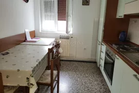 Stan blizu mora sa četiri parkirna mjesta, Crikvenica, Appartment