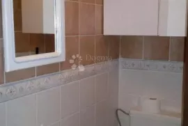 Malinska, kuća sa 8 apartmana, Malinska-Dubašnica, Kuća