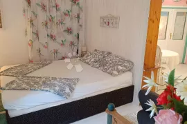 Malinska, kuća sa 8 apartmana, Malinska-Dubašnica, Kuća