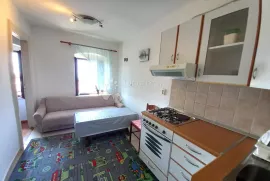 Kantrida, stančić sa okućnicom, Rijeka, Appartment