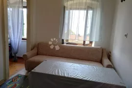 Kantrida, stančić sa okućnicom, Rijeka, Appartment