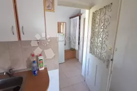 Kantrida, stančić sa okućnicom, Rijeka, Appartment