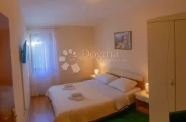 DRNIŠ, ugodan hotel u centru, Drniš, Коммерческая недвижимость