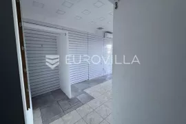 Istra, Rovinj, poslovni prostor u prizemlju u centru grada 22m2, Rovinj, Commercial property