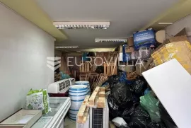 Pula, Stoja - poslovni prostor na frekventnoj lokaciji, Pula, Commercial property