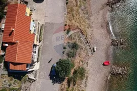 Senj, Sv. Juraj - Kuća P+1, 181 m2, 1.red do mora, Senj, Kuća