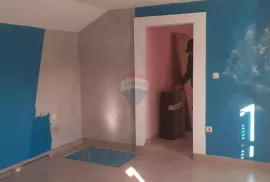 Rijeka, Škurinje - kuća za unutarnju adaptaciju, Rijeka, House