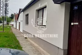 Kuća sa tri stambene jedinice ID#1320, Subotica, Σπίτι