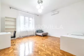 Zagreb, Petrova ulica, prekrasan dvosoban stan 75 m2, Stan