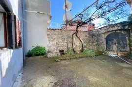 Bribir - kamena kuća za renovaciju, Vinodolska Općina, Kuća