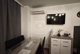 Ražanac - 2.5 soban apartman sa velikim vrtom! 165000€, Ražanac, Kвартира