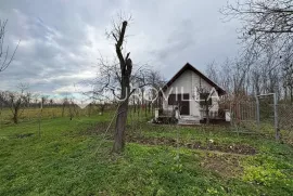 Budrovci, Budrovačko brdo, prekrasna vikendica, NKP 26 m2, Đakovo, Kuća