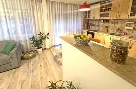 IMB Nekretnine Zagreb | Peterosoban stan 90 m2 | Terasa, parking | Zagreb, Voltino, Zagreb, Stan