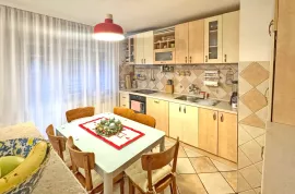 IMB Nekretnine Zagreb | Peterosoban stan 90 m2 | Terasa, parking | Zagreb, Voltino, Zagreb, Stan