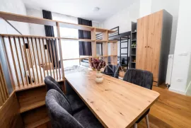 Apartman sa parkingom i skijašnicom, Bjelašnica, Wohnung